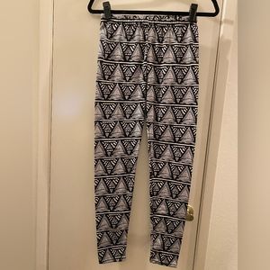 Super soft geometric legging